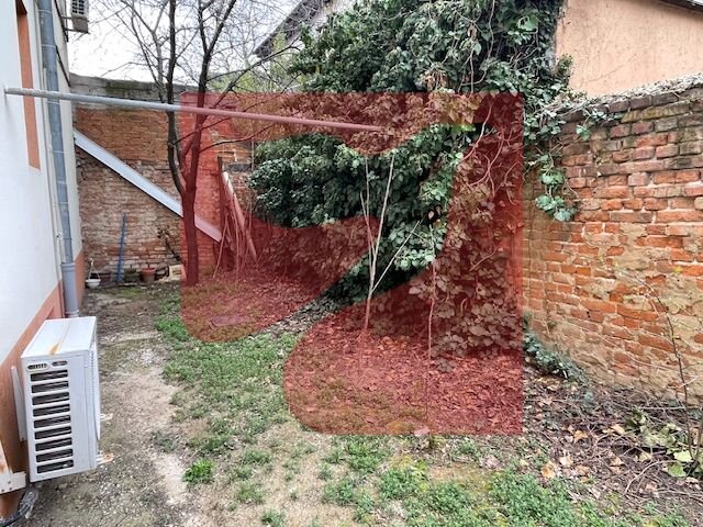 Trei camere, apartament cochet in vila cu curte, la parter.